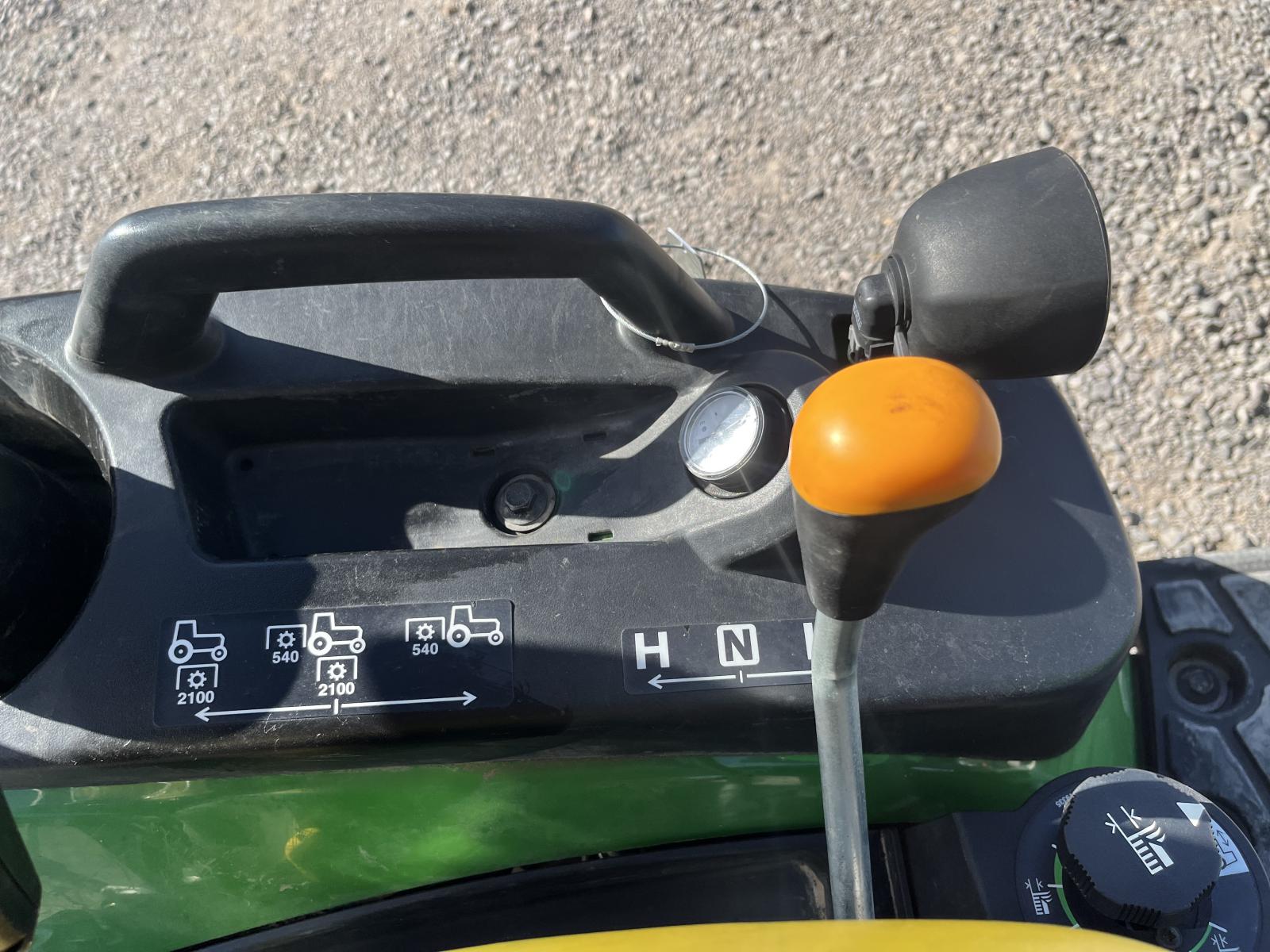 ./imagenes/INVOICE/2019/17516/TRACTOR JOHN DEERE 1025R (12).JPG